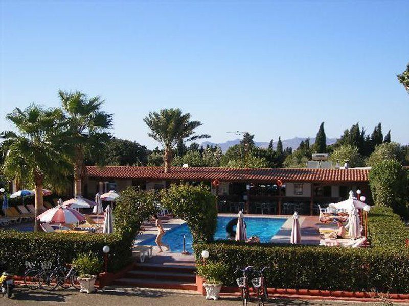 Sandys Studios Apartments And Log Villas Psalidi  Exterior foto