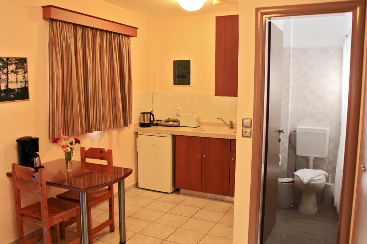 Sandys Studios Apartments And Log Villas Psalidi  Exterior foto